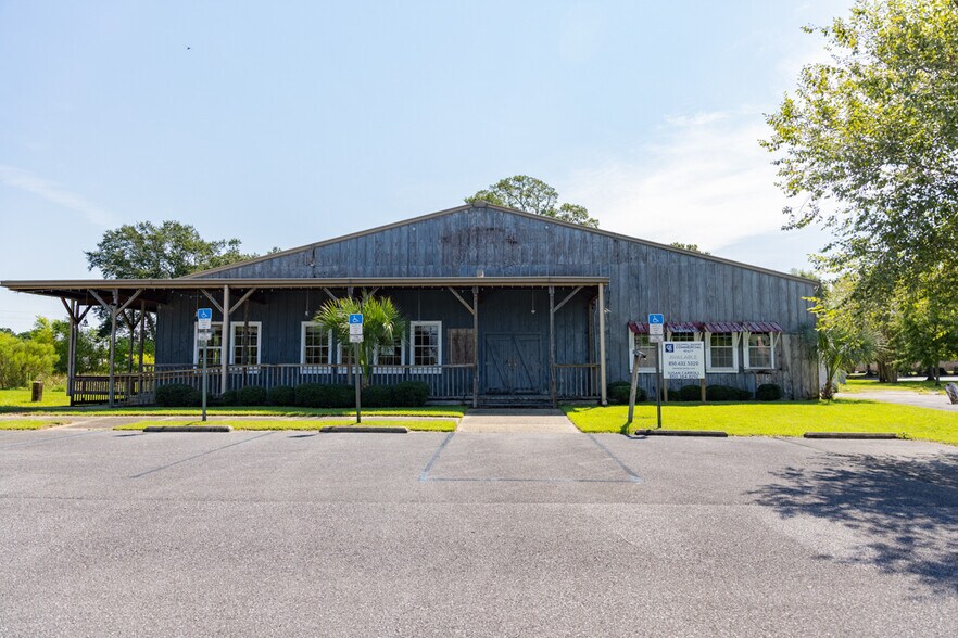 Primary Photo Of 9310 Baldridge Dr, Pensacola Restaurant For Sale