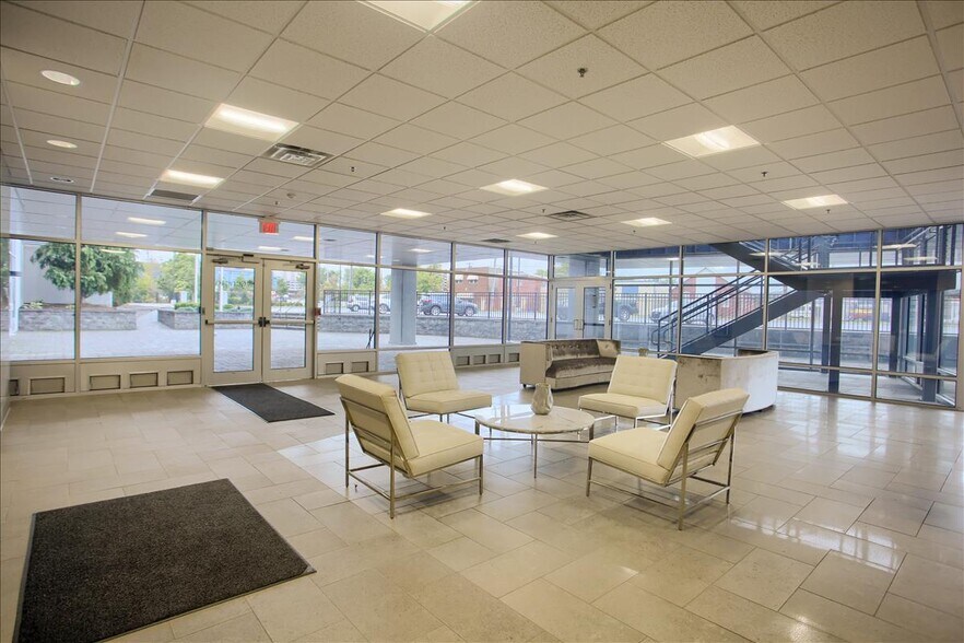 More Photos Of 1000 N Cameron St, Harrisburg Flex For Lease