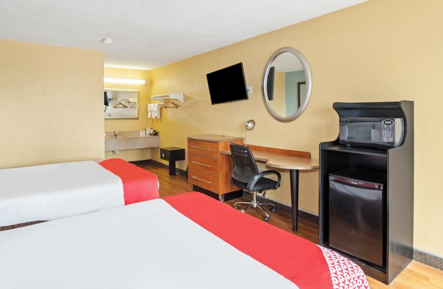More Photos Of 1951 Broad Ave, Findlay Hotel For Sale