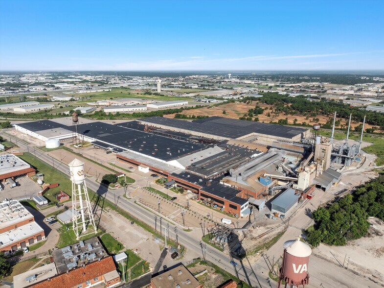 More Photos Of 5200 Beverly Dr, Waco Manufacturing For Lease