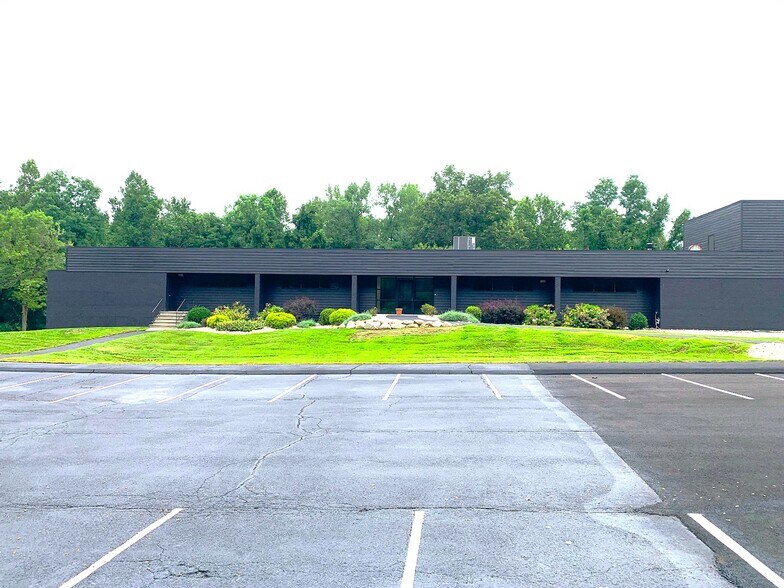 More Photos Of 613 New Britain Ave, Farmington Office For Lease