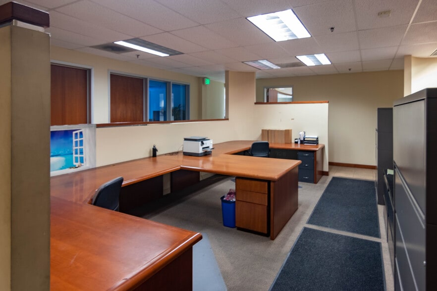 More Photos Of 11700 Monarch St, Garden Grove Warehouse For Sale