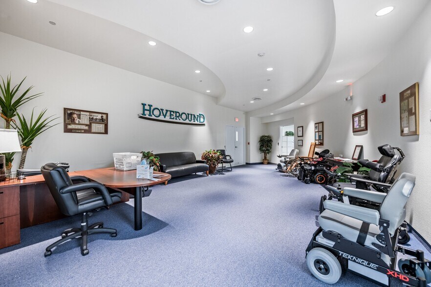 More Photos Of 6015 31st St E, Bradenton Office For Sale