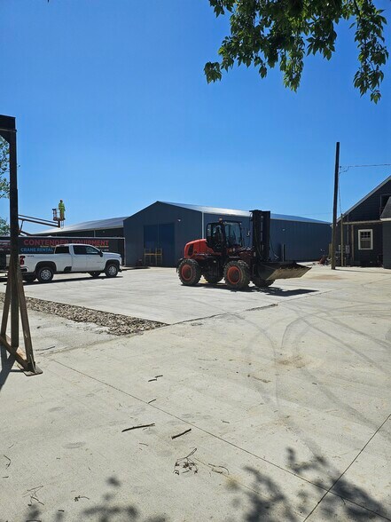 More Photos Of 9510 Seward Rd, Fairfield Warehouse For Sale