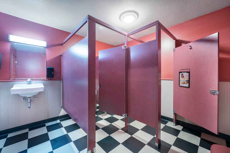 More Photos Of 3796 Us Highway 2 E, Kalispell Restaurant For Lease