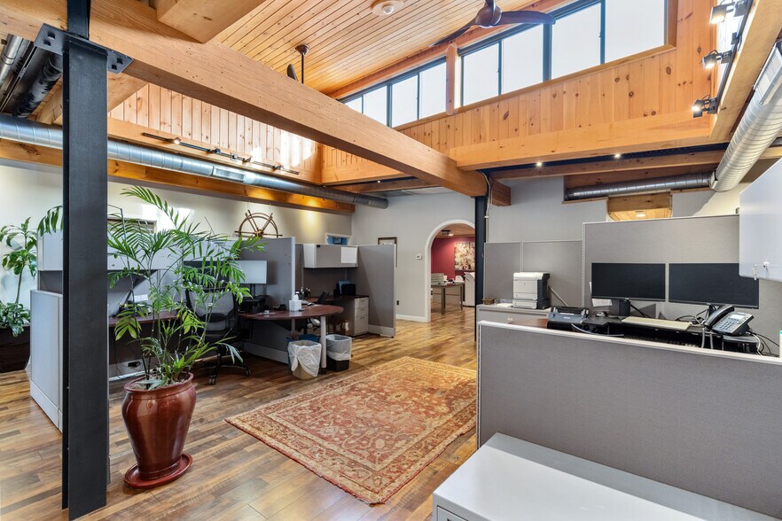 More Photos Of 1 Harris St, Newburyport Medical For Lease