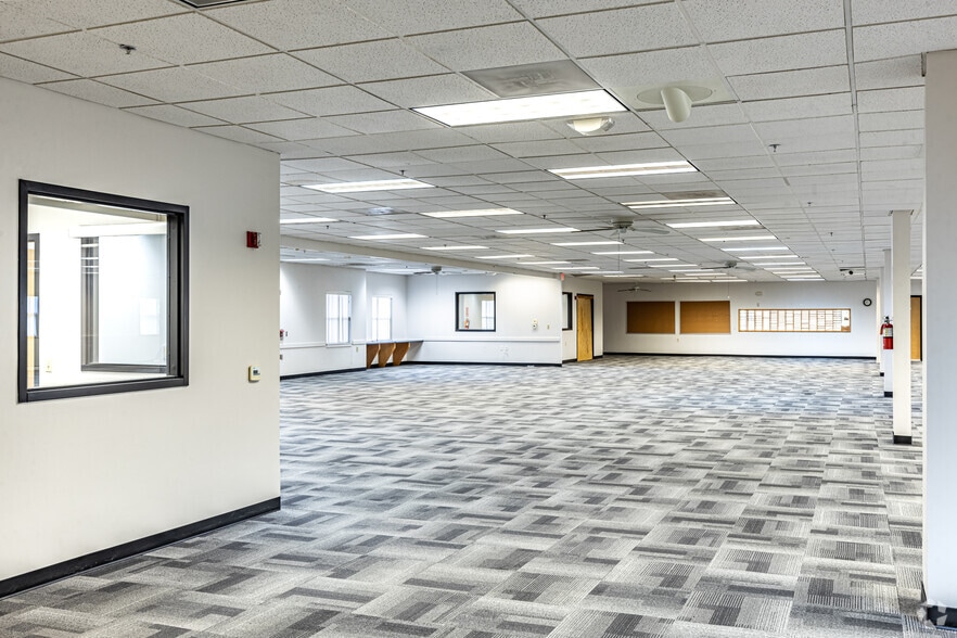 More Photos Of 4240 S Lees Summit Rd, Independence Office For Lease