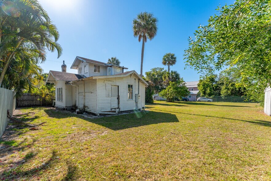 More Photos Of 2106 Vernon Pl, Melbourne Flex For Sale