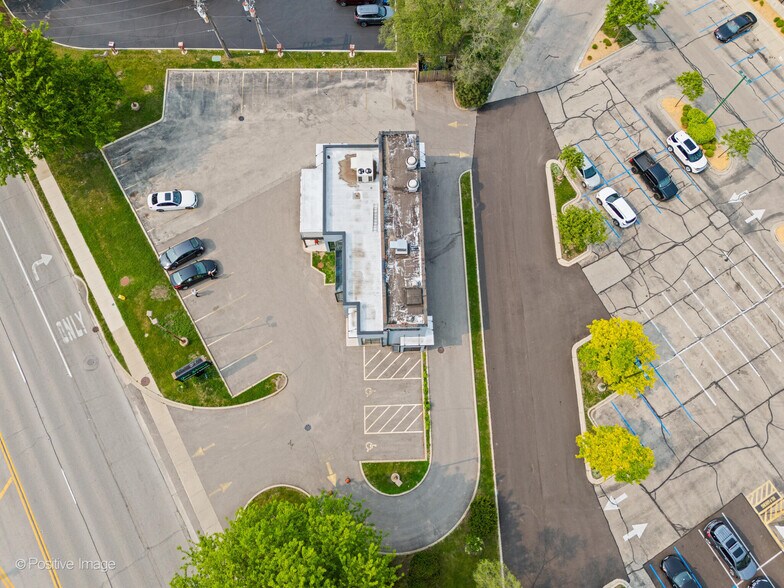 More Photos Of 720 E Rand Rd, Mount Prospect Fast Food For Sale