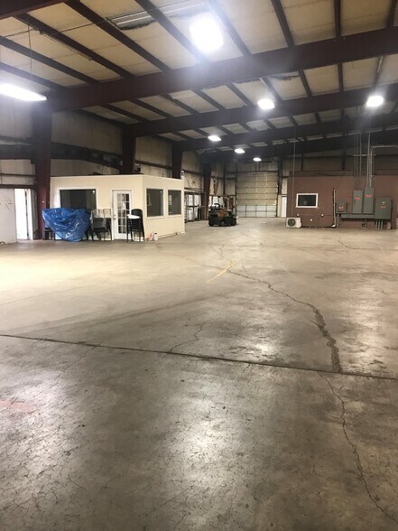 More Photos Of 500 E 19th St, Cushing Industrial For Sale