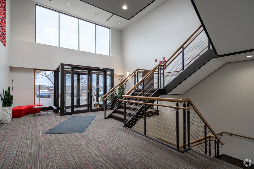 More Photos Of 7831 E Bush Lake Rd, Bloomington Office For Lease