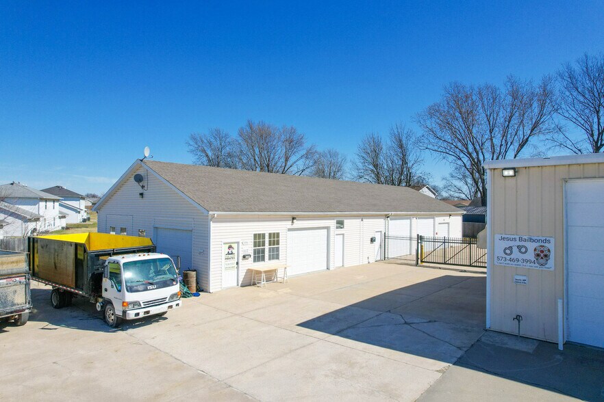 More Photos Of 4300 Bold Venture Dr, Columbia Service For Lease
