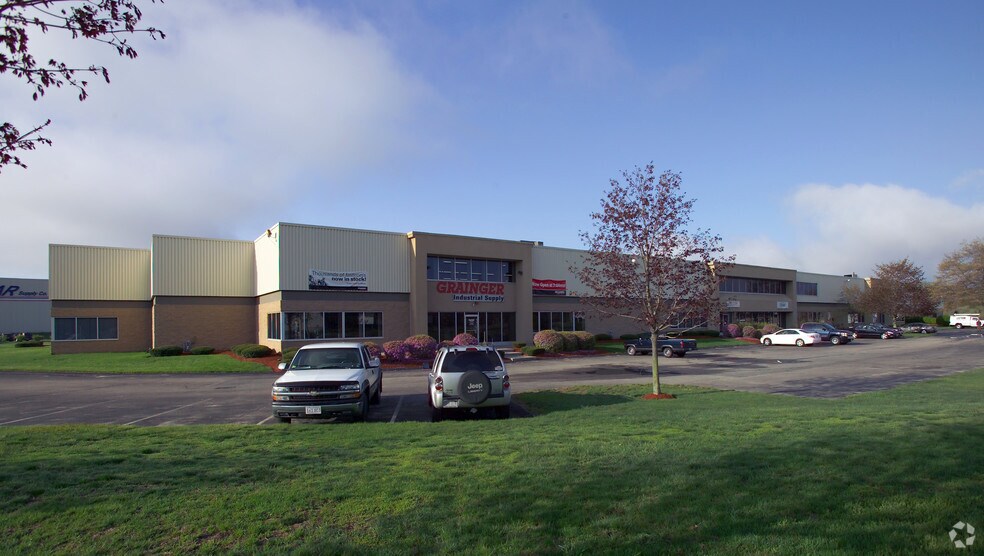 More Photos Of 125 John Hancock Rd, Taunton Warehouse For Lease