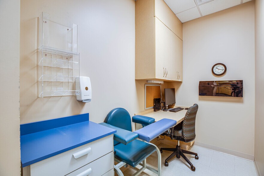 More Photos Of 9530 Cosner Dr, Fredericksburg Medical For Lease