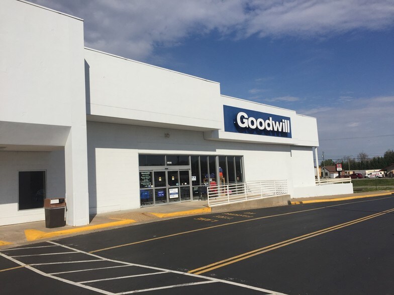 More Photos Of 8501-8533 Midlothian Tpke, Richmond Unknown For Lease