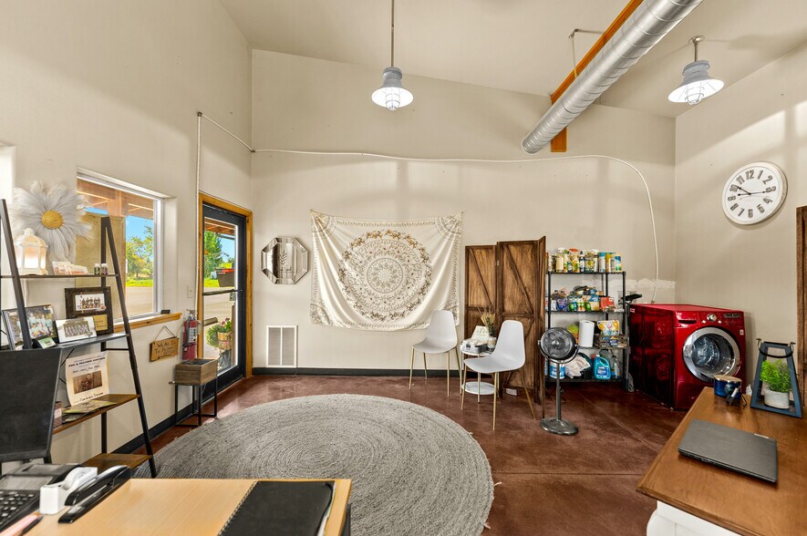 More Photos Of 911 19th Ave, Oroville Freestanding For Sale