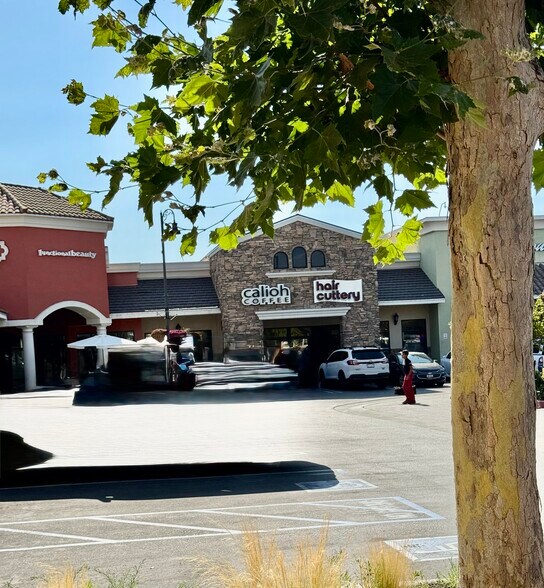 More Photos Of 252-254 W Los Angeles Ave, Moorpark Freestanding For Lease