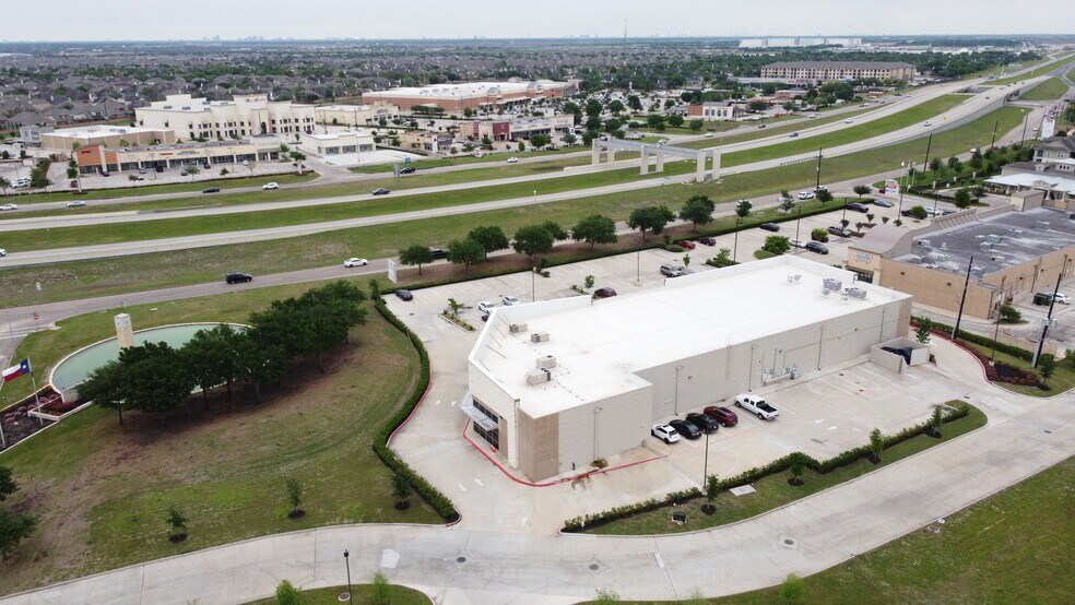 More Photos Of 7910 W Grand Parkway S, Richmond Storefront Retail Office For Lease