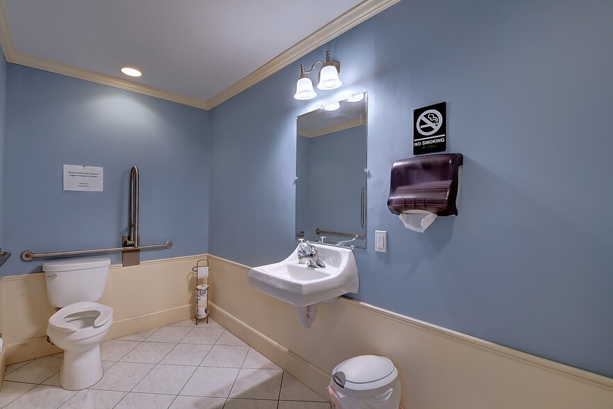 More Photos Of 201 Meadow St, Naugatuck Office For Sale