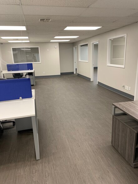 More Photos Of 10308 State Line Rd, Leawood Office For Lease