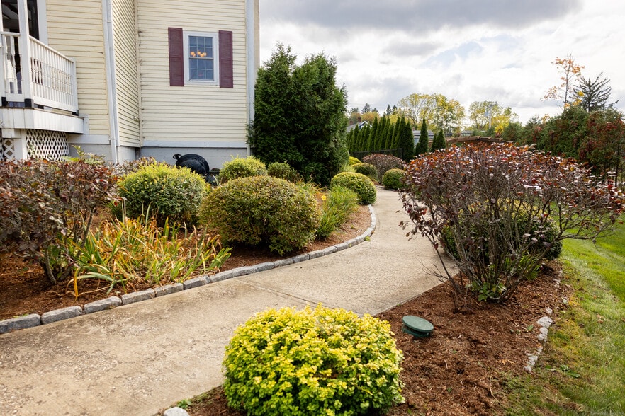 More Photos Of 27 Depot St, Broad Brook Lodge Meeting Hall For Sale