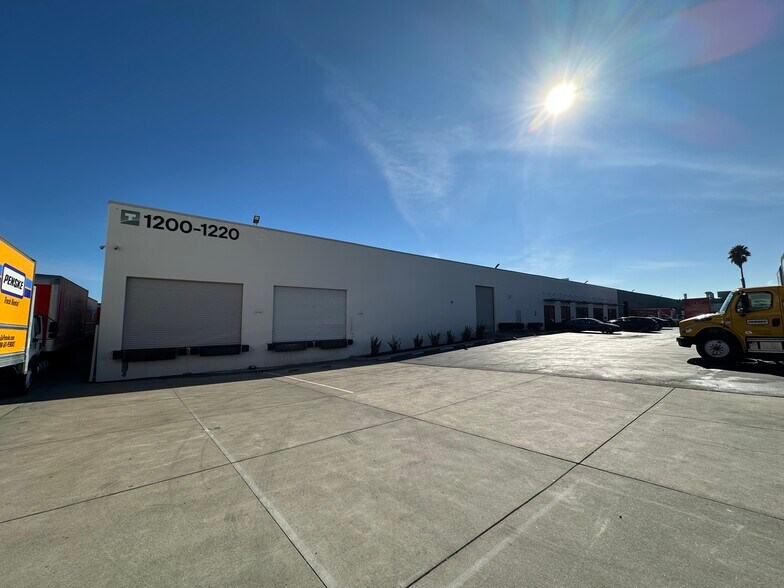 More Photos Of 1220 San Mateo Ave, South San Francisco Warehouse For Lease