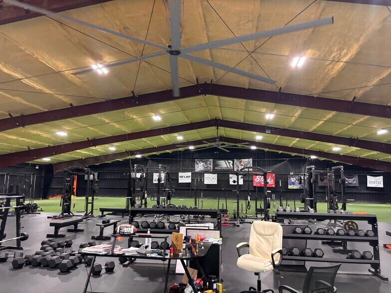 More Photos Of 500 Texas Blvd, Texarkana Light Manufacturing For Sale