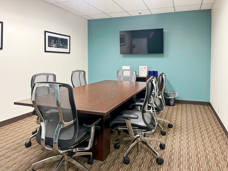 More Photos Of 6201 Fairview Rd, Charlotte Coworking Space