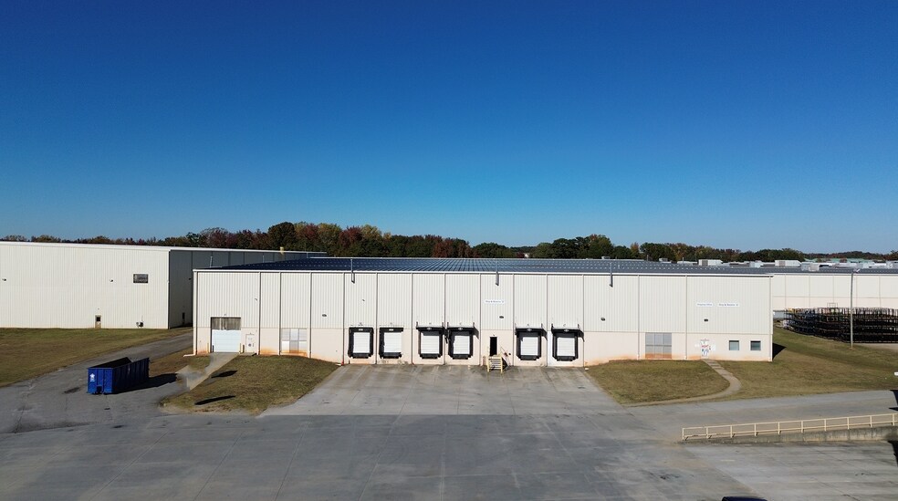 More Photos Of 2415 N Highway 81, Anderson Manufacturing For Lease