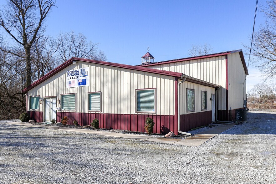 Primary Photo Of 1220 N Jackson St, Greencastle Flex For Sale