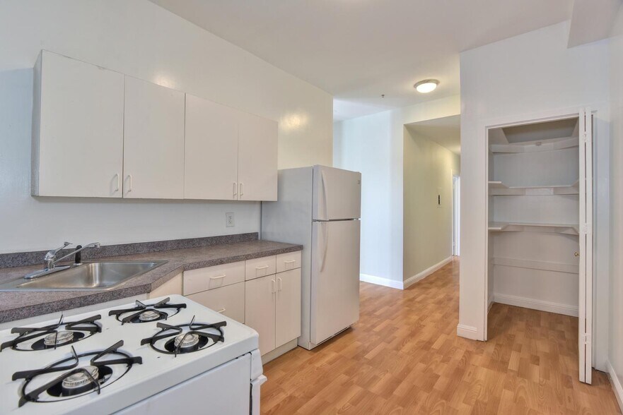 More Photos Of 135-139 8th St, San Francisco Apartments For Sale