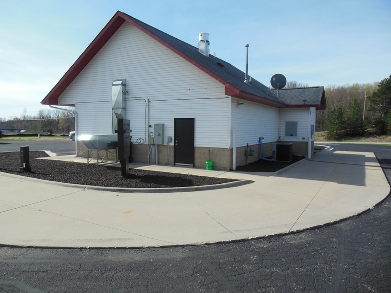 More Photos Of 3510 Cadillac Dr, Farwell Restaurant For Sale