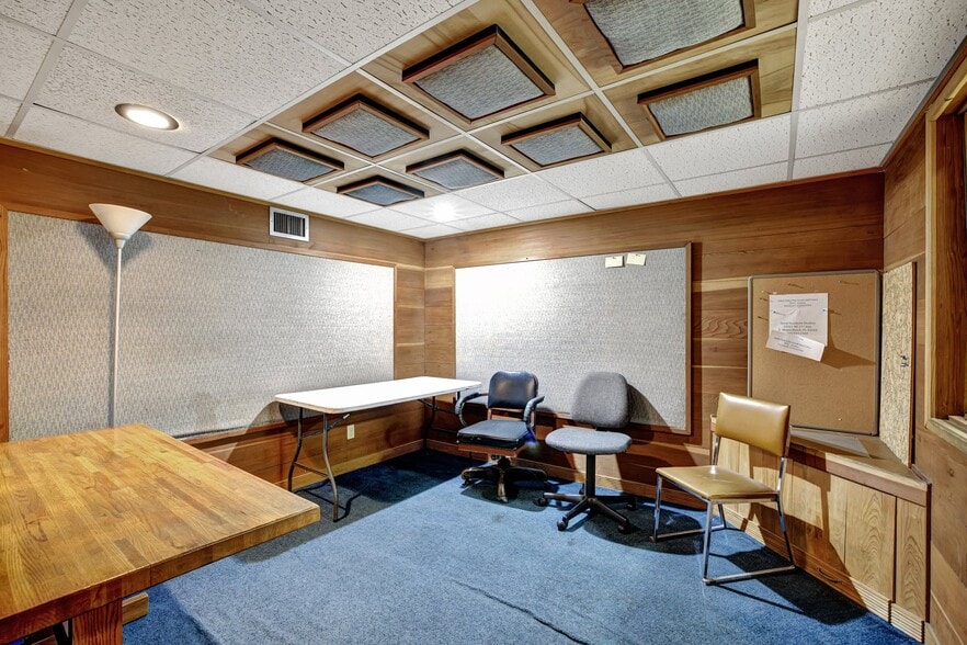 More Photos Of 15221 NE 21st Ave, Miami Warehouse For Sale