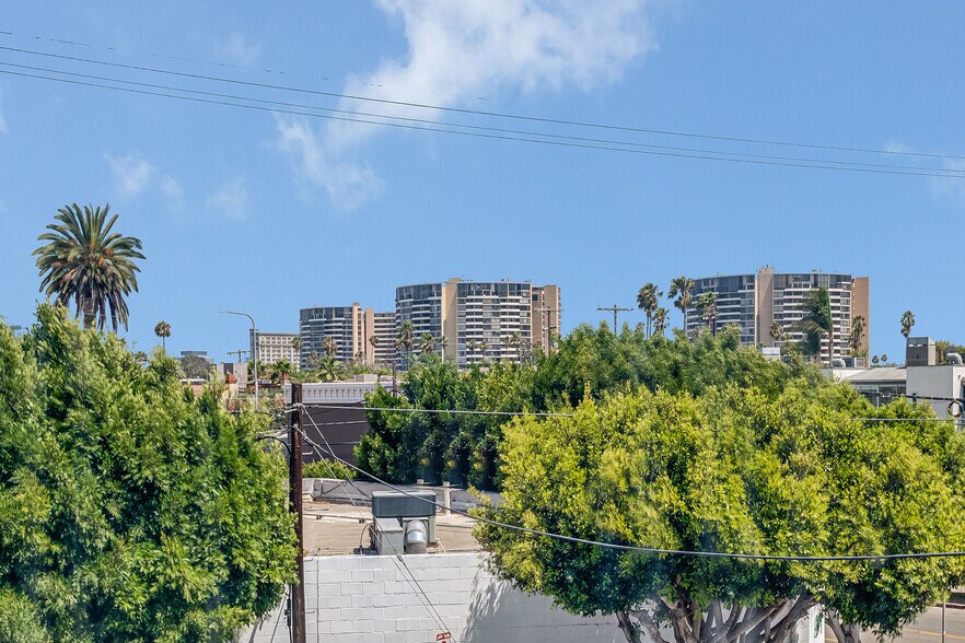 More Photos Of 2100 Abbot Kinney Blvd, Venice Office For Lease