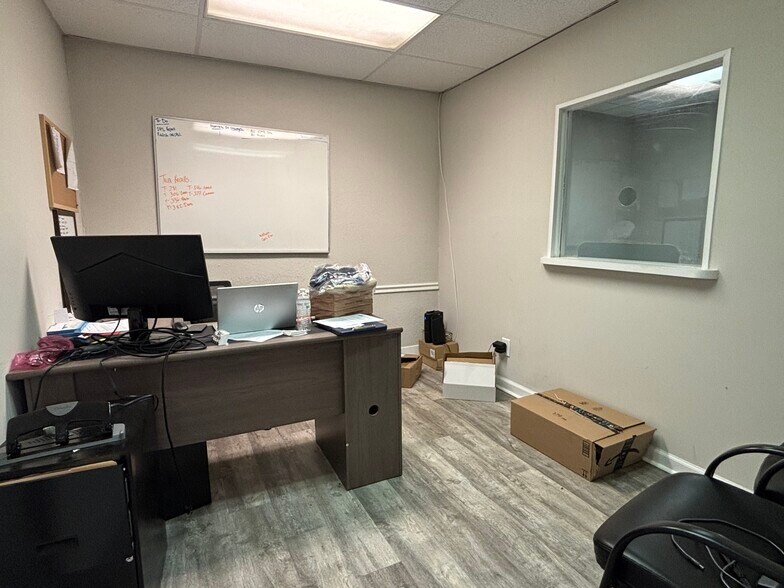 More Photos Of 130 Elk St, Lexington Manufacturing For Lease