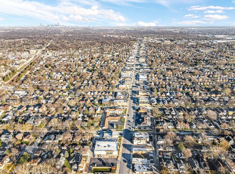 More Photos Of 9300 W Ogden Ave, Brookfield Office For Lease