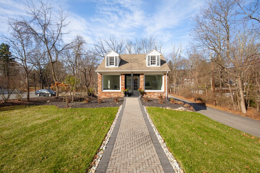 More Photos Of 593 Ramapo Valley Rd, Oakland Medical For Lease