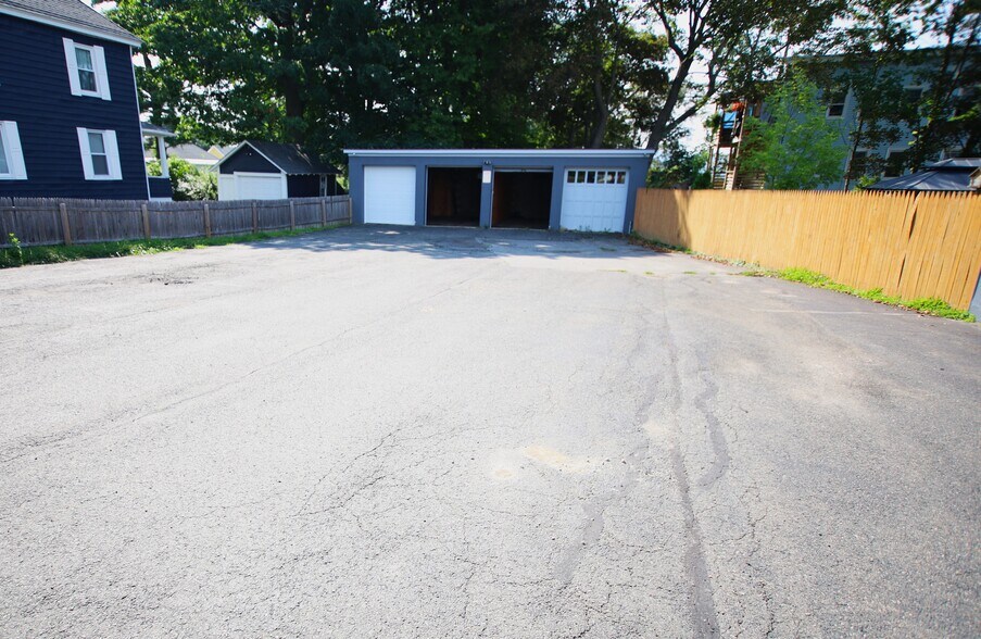 More Photos Of 326 Springside Ave, Pittsfield Office For Sale