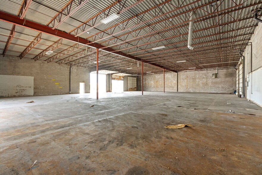 More Photos Of 1630 S St Clair St, Wichita Warehouse For Lease
