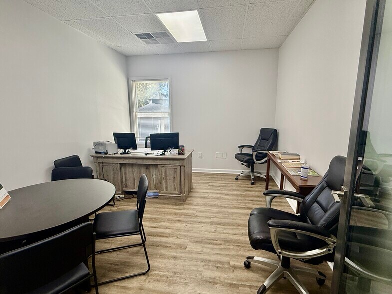 More Photos Of 1155 Hightower Trl, Atlanta Medical For Sale