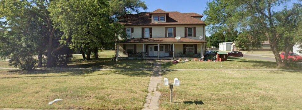 Primary Photo Of 128 E 12th St, Newton Multifamily For Sale