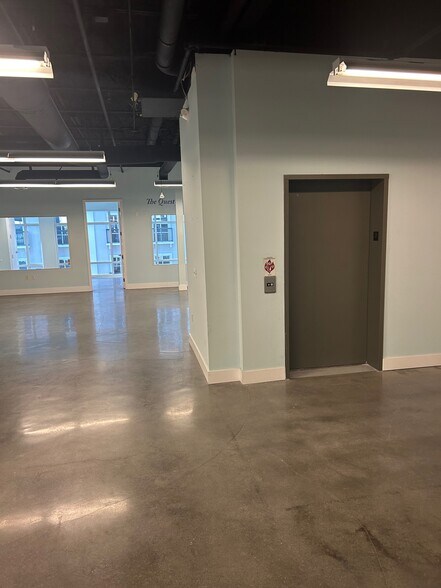 More Photos Of 1517 State St, Sarasota Office For Lease