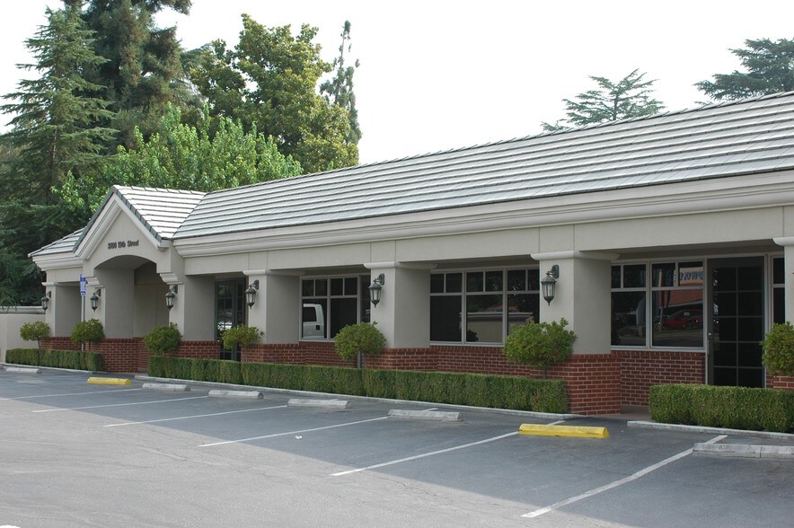 More Photos Of 3100 19th St, Bakersfield Office For Lease