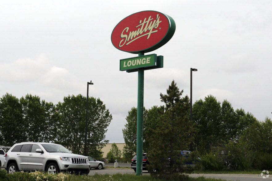 More Photos Of 1515 13th Ave SE, High River Restaurant For Sale