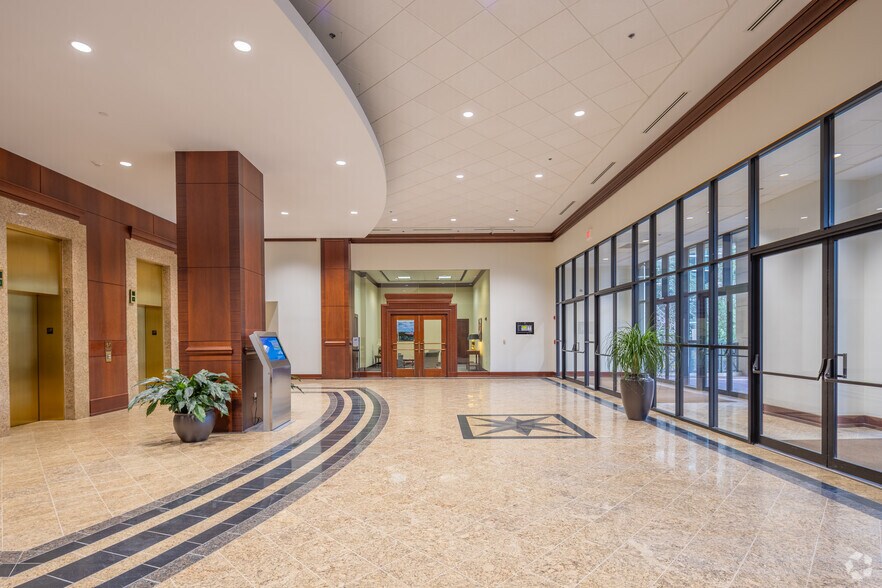 More Photos Of 1501 Main St, Columbia Coworking Space