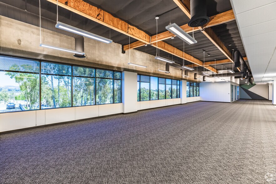 More Photos Of 5675 Ruffin Rd, San Diego Unknown For Lease