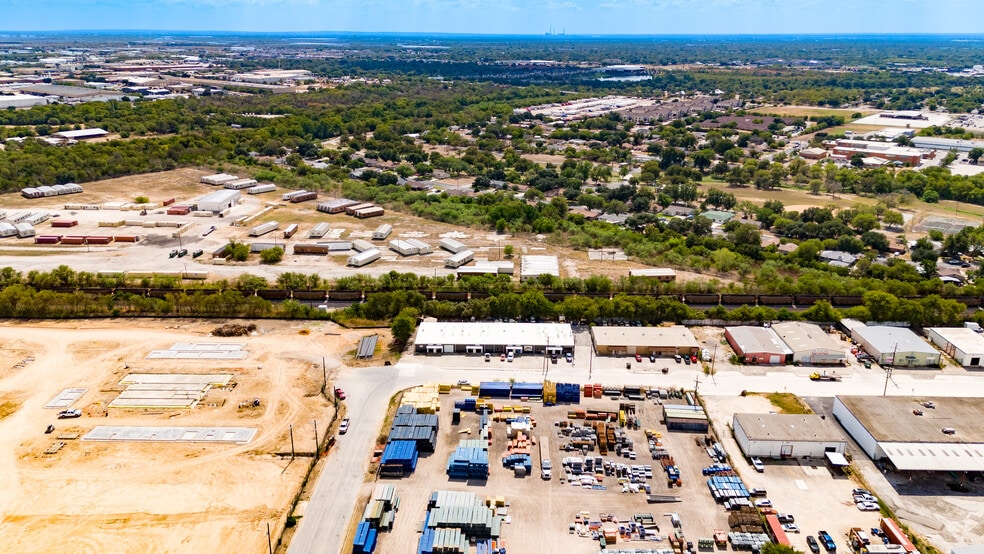 More Photos Of 3534-3542 Copeland Dr, San Antonio Light Manufacturing For Lease