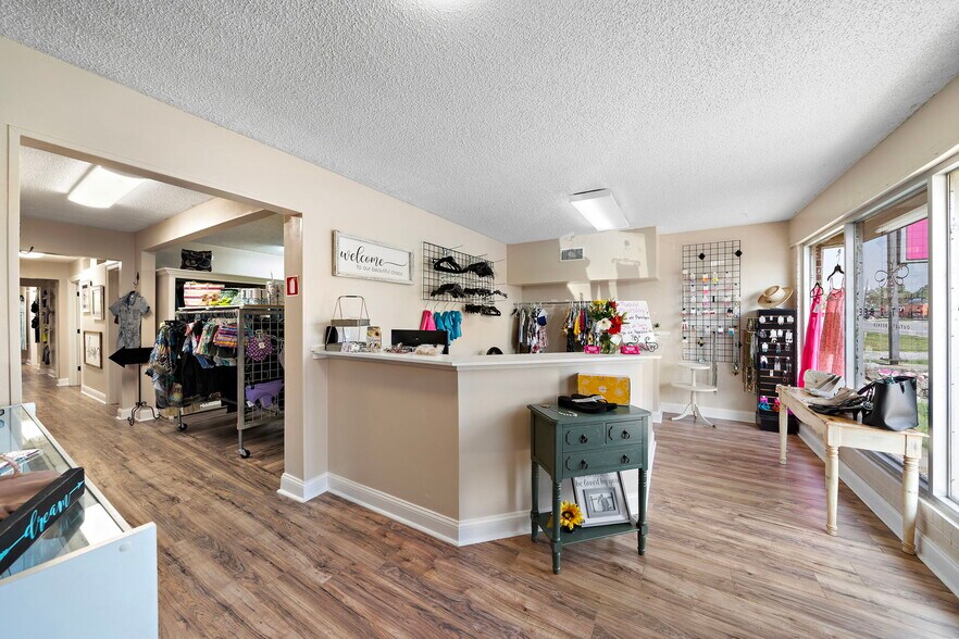 More Photos Of 13201 Highway 6, Santa Fe Office For Sale