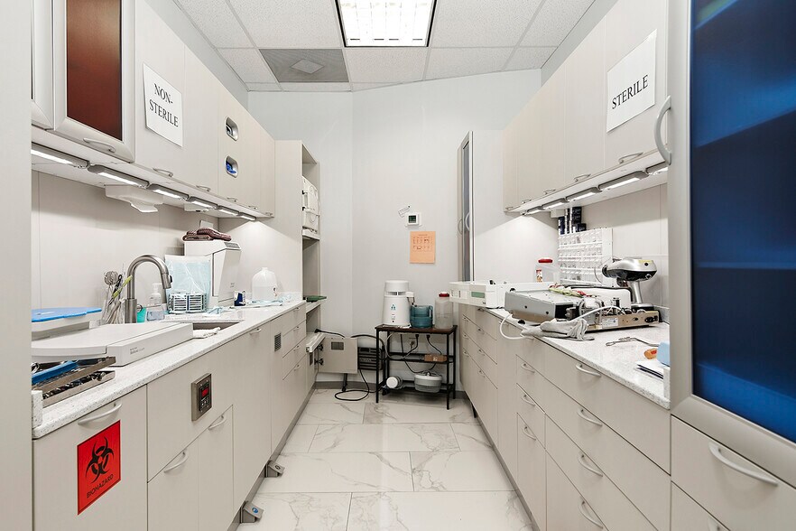 More Photos Of 114 Vision Park Blvd, Shenandoah Office For Sale