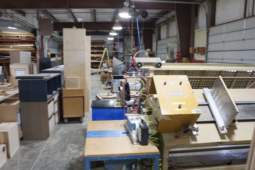 More Photos Of 3112 Normandy Rd, Springfield Warehouse For Sale